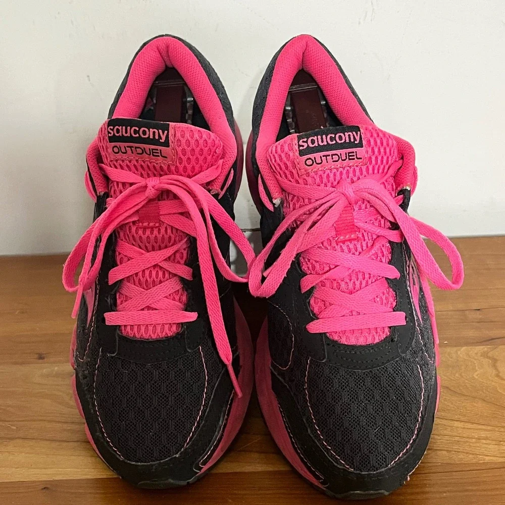 Saucony Outduel Womens Running Shoes‎ Black Pink Mesh Athletic Sneakers Size 7.5